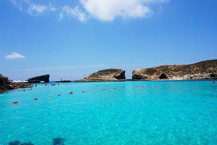 COMINO AND THE BLUE LAGOON